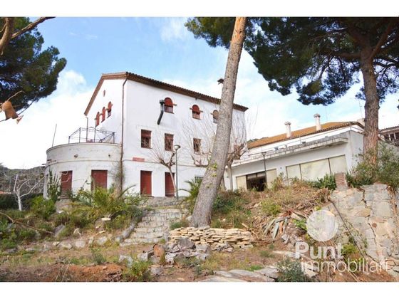 Foto 1 de Venta de chalet en Premià de Dalt de 9 habitaciones con terraza y piscina