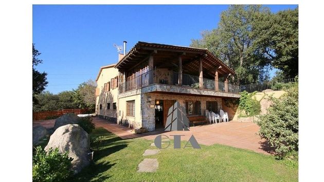 Foto 2 de Casa rural en venda a carretera De Castellar de 6 habitacions amb terrassa i piscina