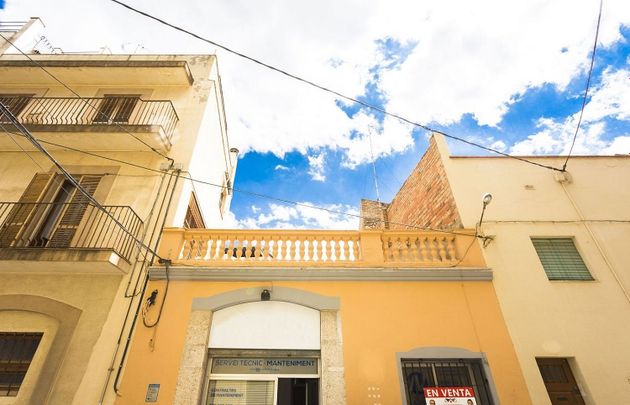 Foto 2 de Casa adossada en venda a Centre - Figueres de 3 habitacions amb terrassa