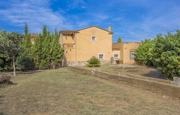 Foto 1 de Casa en venda a Castelló d'Empúries poble de 3 habitacions amb terrassa i garatge