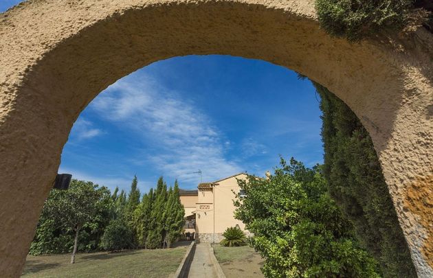 Foto 2 de Casa en venda a Castelló d'Empúries poble de 3 habitacions amb terrassa i garatge