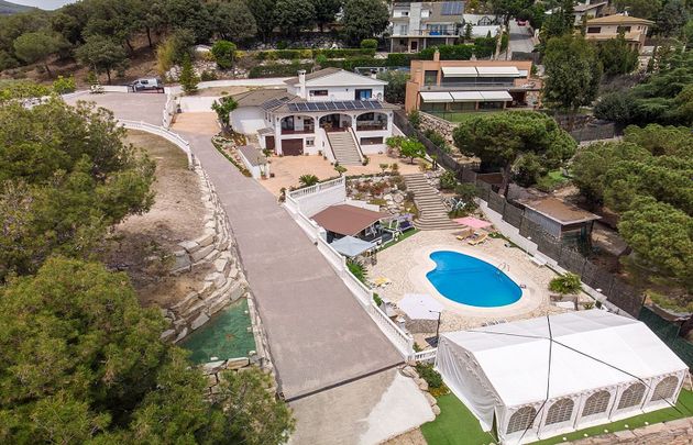 Foto 1 de Venta de chalet en Caldes de Montbui de 7 habitaciones con terraza y piscina