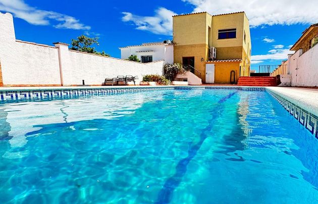 Foto 2 de Venta de casa en Castelló d'Empúries poble de 4 habitaciones con terraza y piscina