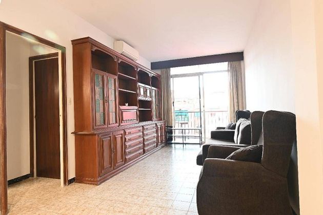 Foto 2 de Pis en venda a Zona Franca - Port de 4 habitacions amb balcó i ascensor