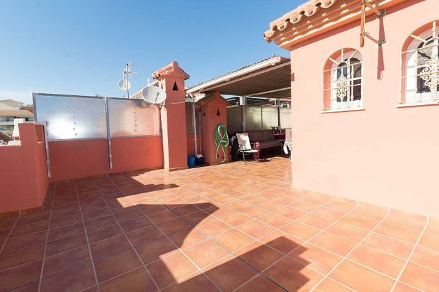 Foto 1 de Casa adossada en venda a calle Geranio de 3 habitacions amb terrassa i garatge
