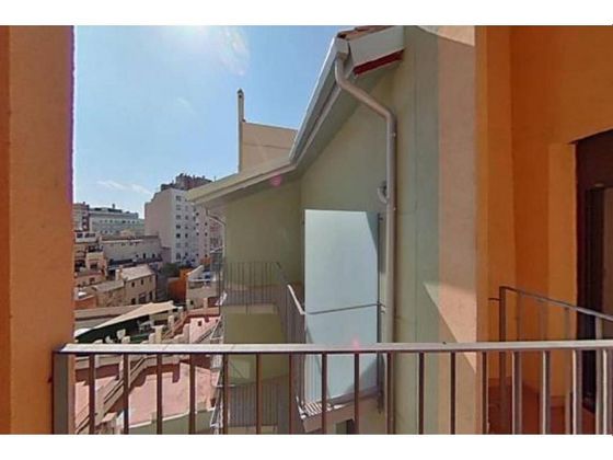 Foto 2 de Dúplex en venta en Centre - Girona de 3 habitaciones con balcón y calefacción