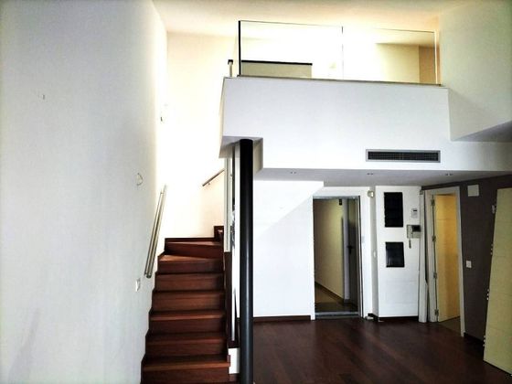 Foto 1 de Dúplex en venda a Eixample Nord – La Devesa de 2 habitacions amb balcó i aire acondicionat
