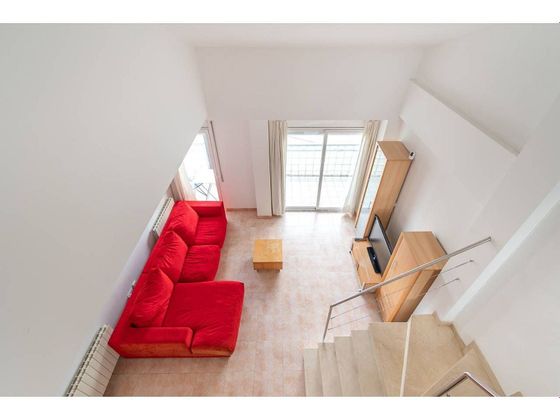 Foto 2 de Dúplex en venda a Eixample Nord – La Devesa de 3 habitacions amb piscina i balcó