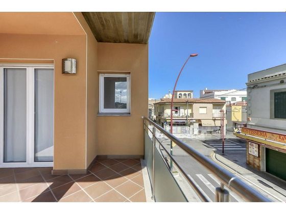 Foto 1 de Pis en venda a Escala, L´ de 3 habitacions amb terrassa i garatge
