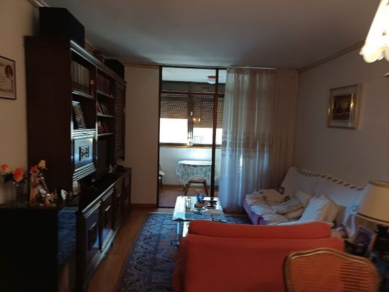 Foto 2 de Pis en venda a El Gornal de 3 habitacions amb terrassa i balcó