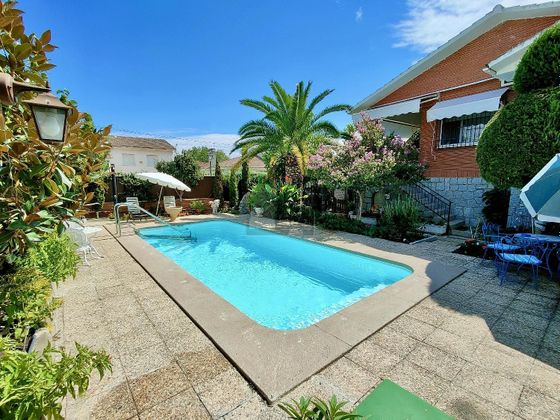 Foto 1 de Xalet en venda a Chapinería de 7 habitacions amb terrassa i piscina