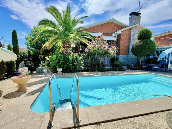 Foto 2 de Chalet en venta en Chapinería de 7 habitaciones con terraza y piscina