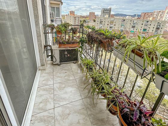 Foto 1 de Venta de piso en Sant Adrià de Besos de 3 habitaciones con balcón y calefacción