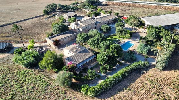 Foto 2 de Casa en venda a vía De Servei de 10 habitacions amb terrassa i piscina