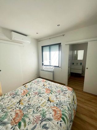 Foto 2 de Casa en venta en Instituts - Universitat de 3 habitaciones con terraza y calefacción