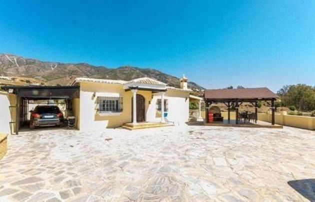 Foto 1 de Xalet en venda a Mijas pueblo de 3 habitacions amb terrassa i piscina