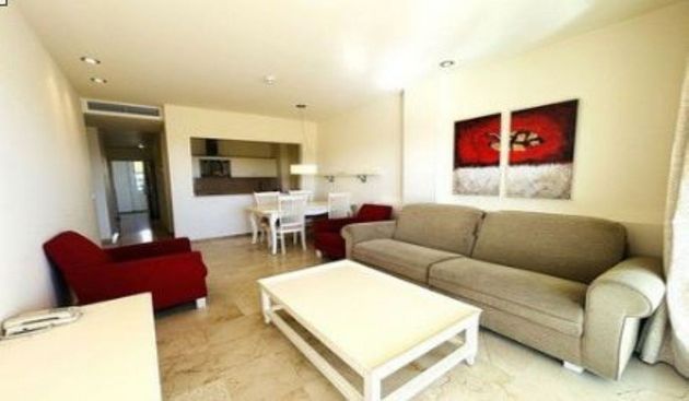 Foto 2 de Alquiler de piso en calle Mijas Golf de 2 habitaciones con terraza y piscina