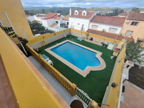 Foto 2 de Alquiler de chalet en La Barriguilla de 5 habitaciones con terraza y piscina