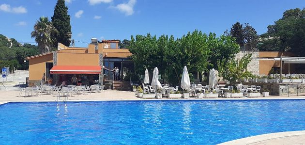 Foto 1 de Local en venta en Roca Grossa - Serra Brava con terraza y piscina