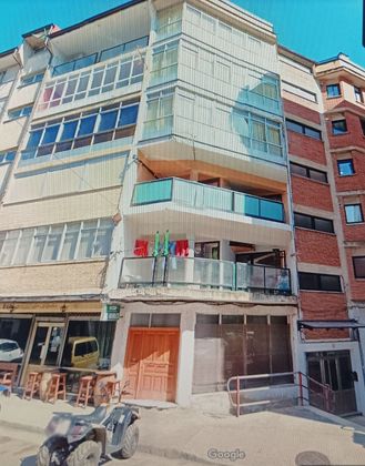 Foto 1 de Piso en alquiler en Cangas del Narcea de 4 habitaciones con terraza