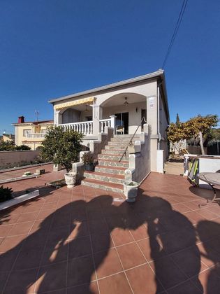 Foto 2 de Xalet en venda a La Muntanyeta - La Franquesa de 6 habitacions amb terrassa i jardí