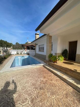 Foto 1 de Xalet en venda a Bisbal del Penedès, la de 6 habitacions amb terrassa i piscina
