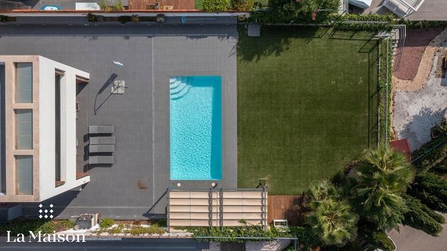 Foto 2 de Chalet en venta en Sant Vicenç de Montalt de 6 habitaciones con terraza y piscina