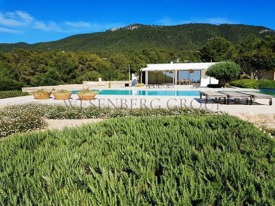 Foto 1 de Chalet en venta en Cala Vedella - Cala Tarida - Cala Conta de 8 habitaciones con terraza y piscina