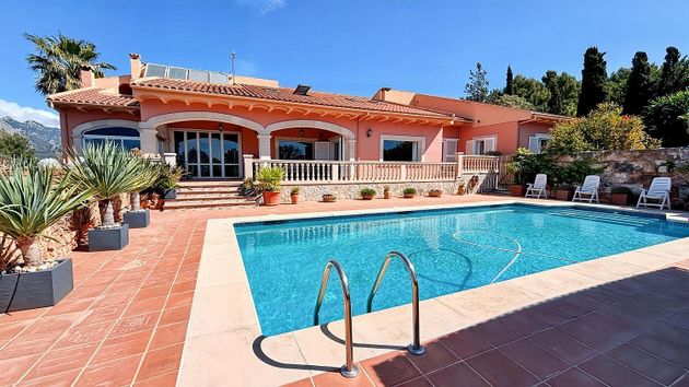 Foto 1 de Chalet en venta en Bunyola de 8 habitaciones con terraza y piscina