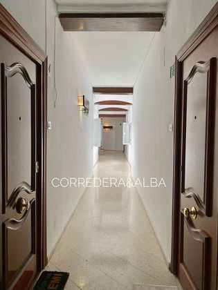 Foto 2 de Alquiler de piso en Santa Cruz de 2 habitaciones con aire acondicionado y ascensor
