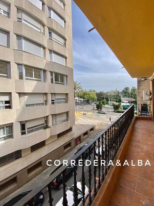 Foto 2 de Piso en alquiler en Los Remedios de 2 habitaciones con terraza y aire acondicionado