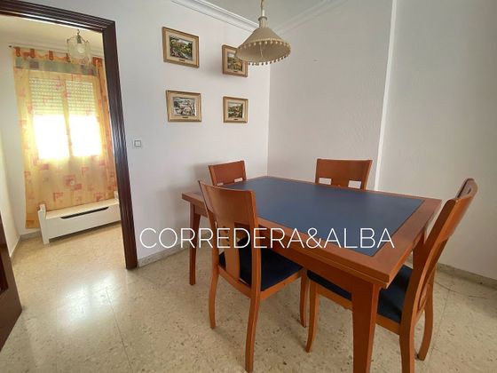 Foto 1 de Piso en alquiler en León de 3 habitaciones con muebles y aire acondicionado