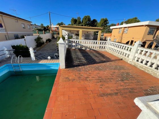 Foto 2 de Xalet en lloguer a Vilamarxant de 4 habitacions amb terrassa i piscina