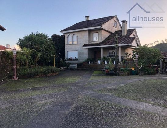 Foto 1 de Casa en venda a Tui de 4 habitacions amb terrassa i piscina