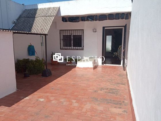 Foto 2 de Piso en venta en Cerdanyola de 3 habitaciones con terraza y piscina