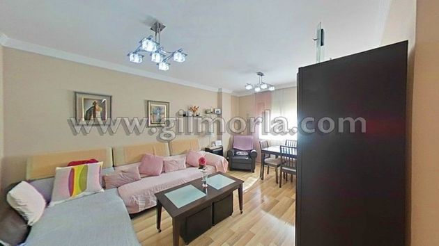 Foto 1 de Casa en venda a calle Linares de 4 habitacions amb terrassa i piscina