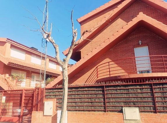 Foto 1 de Casa en venda a Alagón de 4 habitacions amb terrassa i garatge