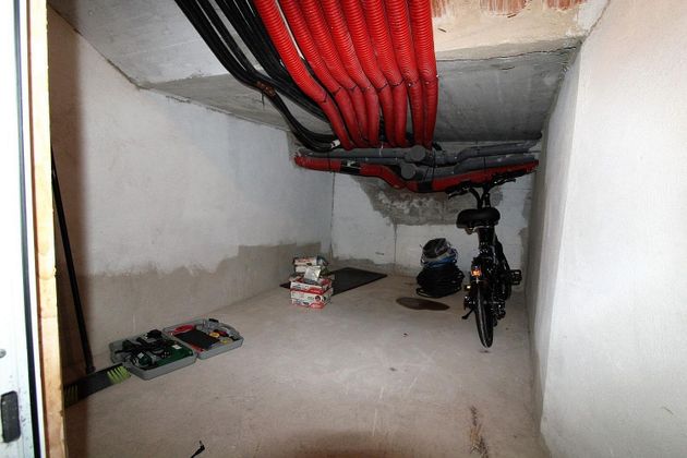 Foto 2 de Garatge en venda a El Coll d'en Rabassa de 12 m²