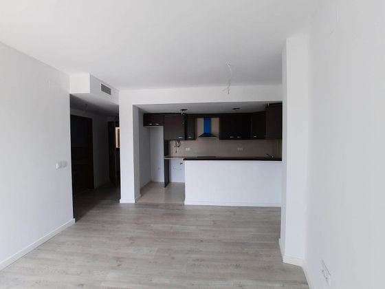 Foto 1 de Alquiler de piso en Sant Jaume d´Enveja de 2 habitaciones con balcón y calefacción