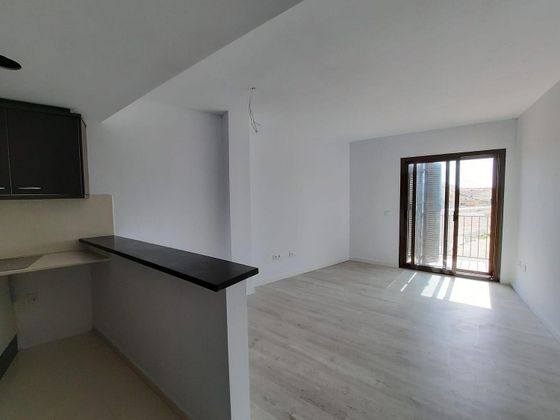 Foto 2 de Alquiler de piso en Sant Jaume d´Enveja de 2 habitaciones con balcón y calefacción