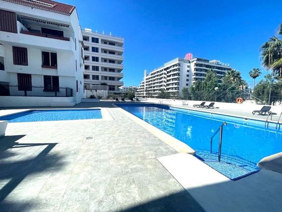 Foto 1 de Alquiler de ático en calle Noelia Afonso Cabrera de 3 habitaciones con terraza y piscina
