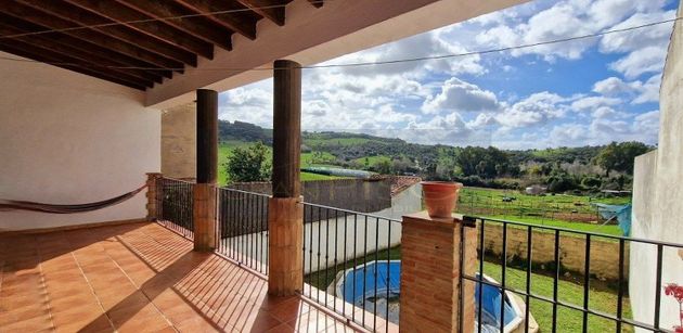 Foto 2 de Venta de casa en Jimena de la Frontera de 5 habitaciones con terraza y piscina