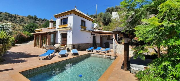 Foto 2 de Xalet en venda a Sayalonga de 4 habitacions amb terrassa i piscina