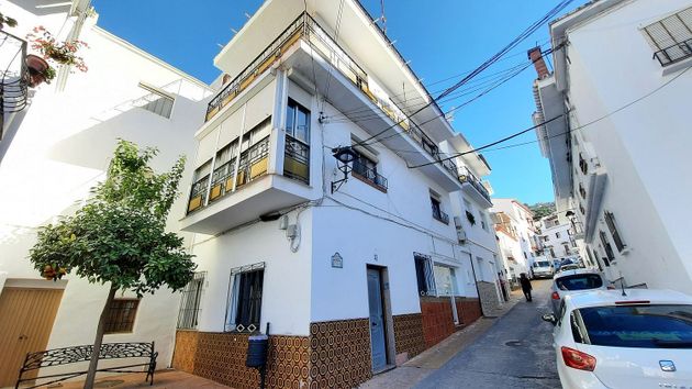 Foto 1 de Casa en venda a Sayalonga de 7 habitacions amb terrassa i balcó