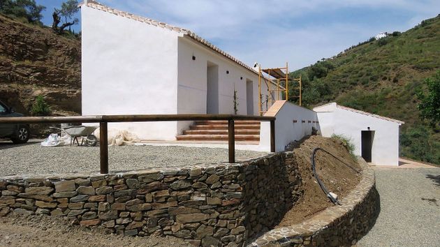 Foto 2 de Venta de casa rural en Cómpeta de 2 habitaciones con terraza y piscina