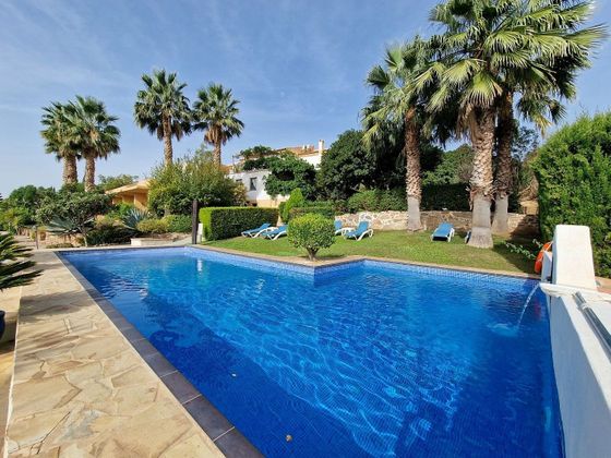 Foto 1 de Xalet en venda a Alcaucín de 11 habitacions amb terrassa i piscina