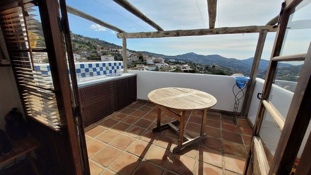 Foto 1 de Casa en venda a Canillas de Albaida de 2 habitacions amb terrassa i calefacció