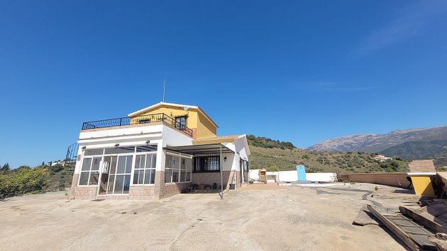 Foto 1 de Venta de chalet en Árchez de 4 habitaciones con terraza y piscina
