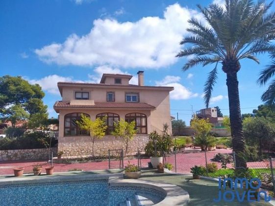 Foto 2 de Casa en venda a Villafranqueza de 8 habitacions amb terrassa i piscina