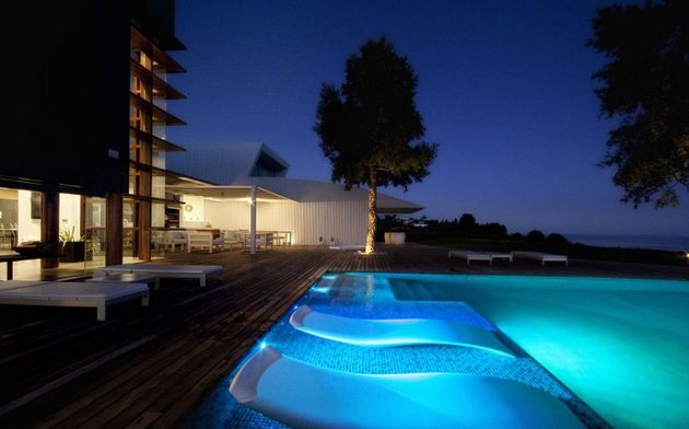 Foto 1 de Venta de chalet en calle Granada de 4 habitaciones con terraza y piscina